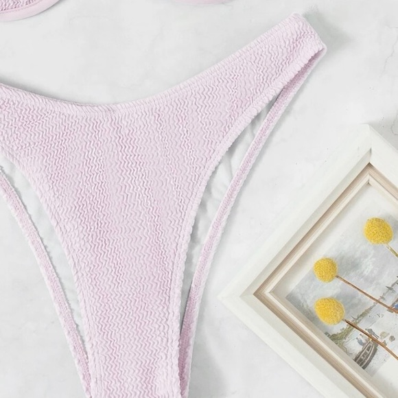 Bikini - Picture 5 of 5